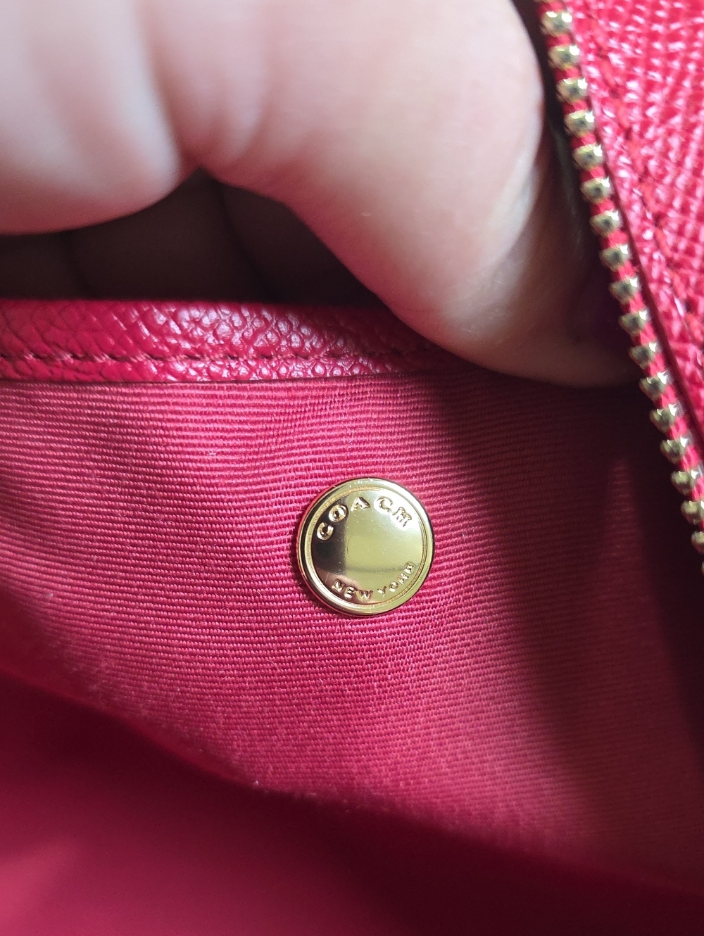 COACH F24797 True Red Crossgrain Leather Boxy Cosmetic Wristlet/Case EUC - Picture 14 of 15